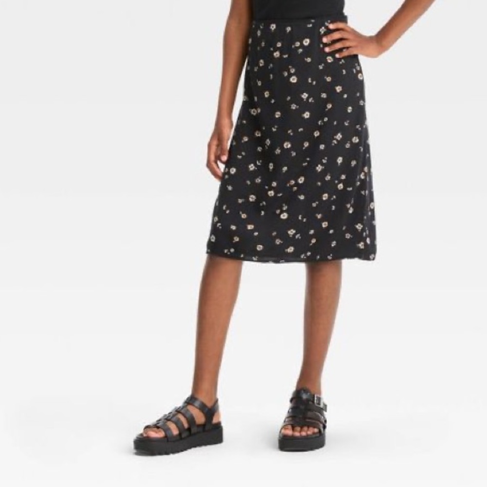 art class Midi Mid-Rise Black Floral Skirt